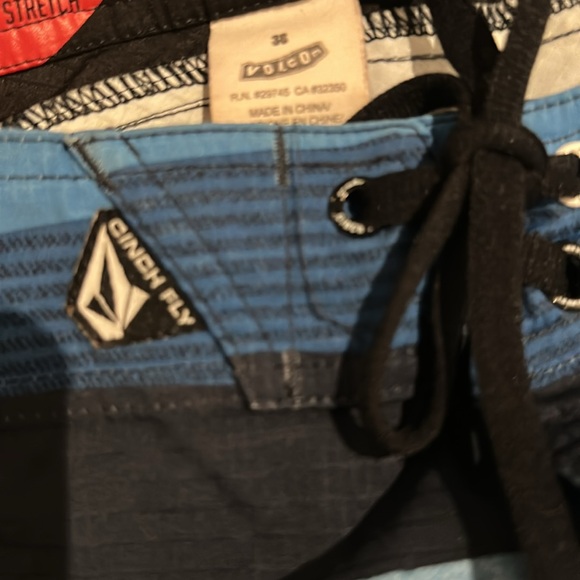 Volcom swim trunks - Picture 8 of 8